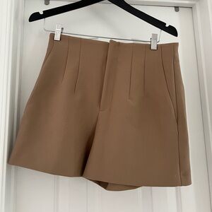 Brand new with tags Zara beige high waisted shorts size M Medium 4886/084/704